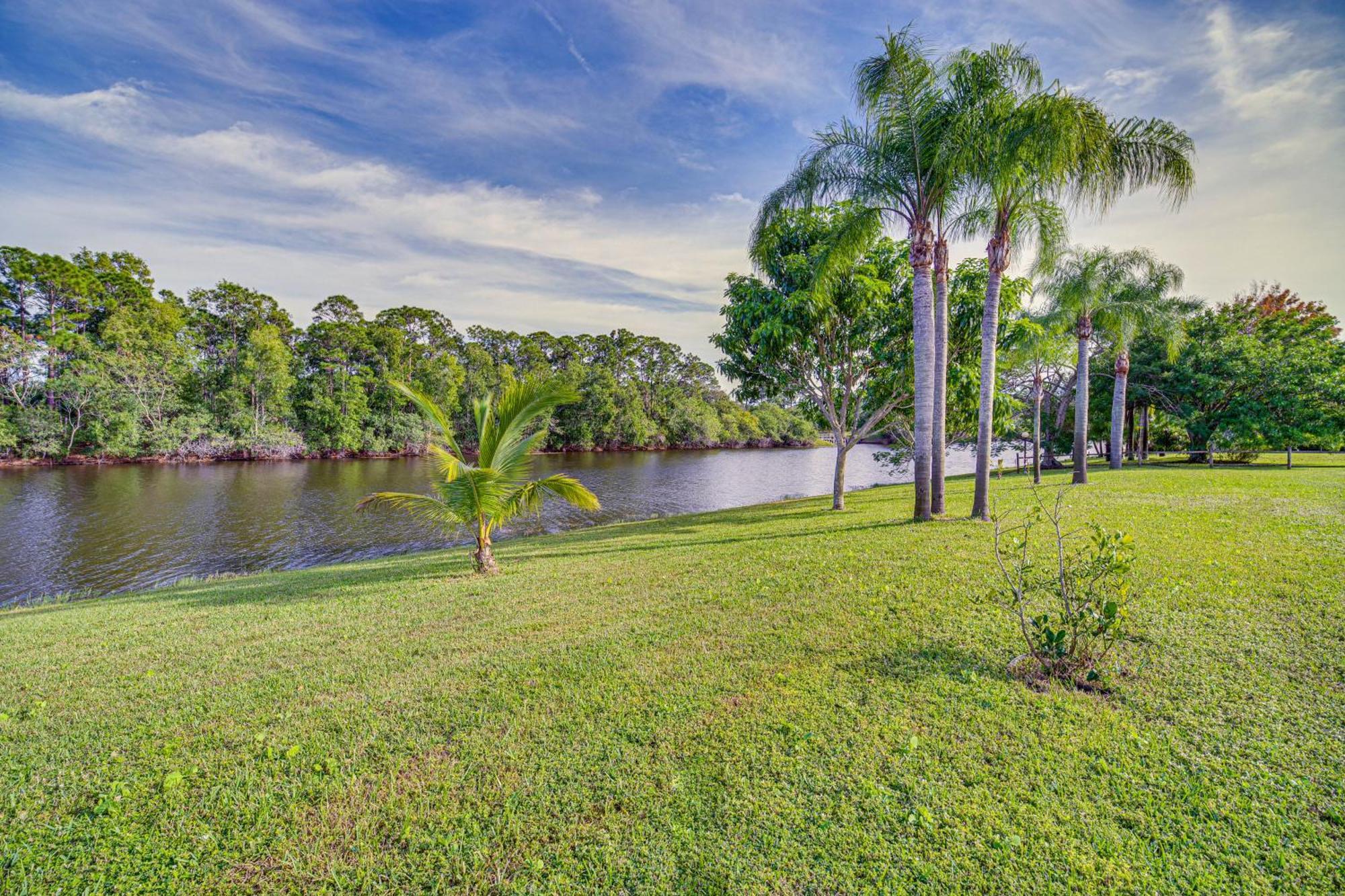 Port St Lucie Canal-Front Home With Private Pool! Port St. Lucie Exterior photo